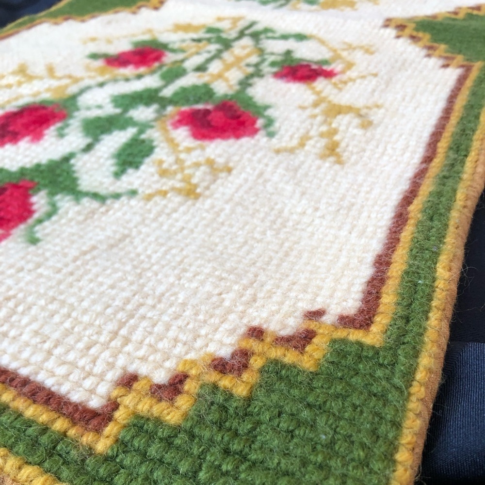 Vtg Hand Stitched Floral Table Runner - Picture 5 of 15